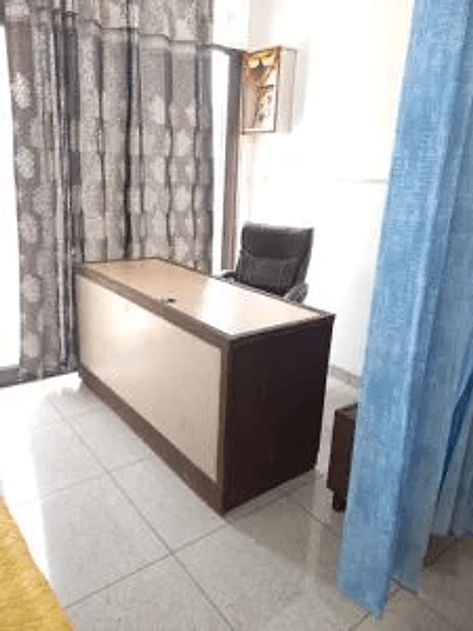 Doctor Consultation & Diagnostic Desk