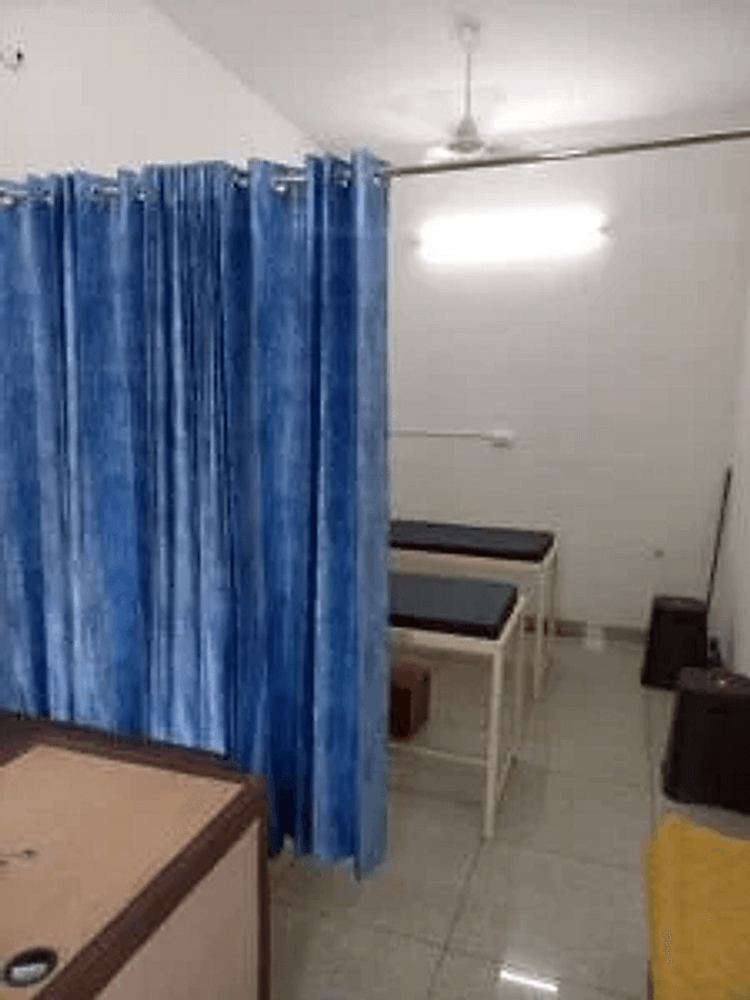 Clinical Treatment Hall with Privacy Curtains
